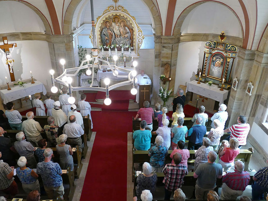 Nachfeier des Mährisch-Neustädter Wachsstockfestes an der Weingartenkapelle (Foto: Karl-Franz Thiede)